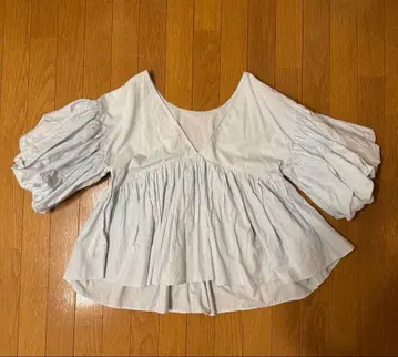 Sea Room Lynn 스카이블루 벌룬 슬리브 반팔 블라우스