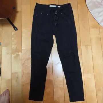 YMI 블랙 스키니 데님 데미지 가공