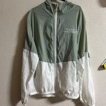 후드 부착 그린 자켓