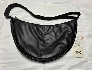 [ 미사용 새상품 ] UNIQLO C 레더 터치 라운드 백