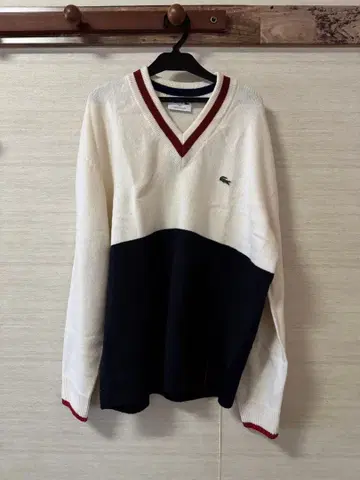 Lacoste V넥 스웨터 L 사이즈