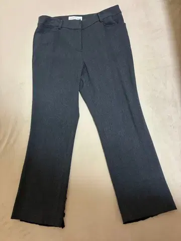 GALLERY VISCONTI 프릴 달린 그레이 플레어 팬츠