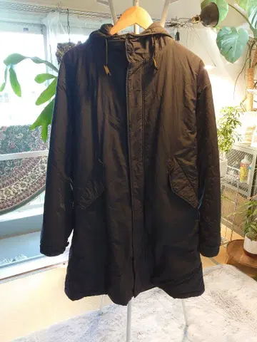 그린 레이블 릴랙싱 나일론 충전솜 모즈 코트 블랙