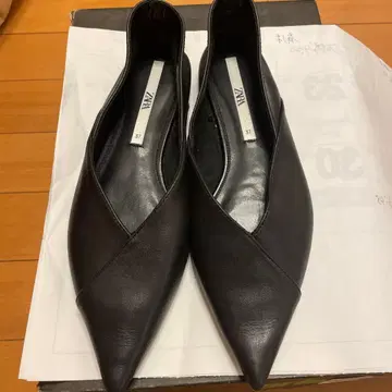 ZARA 가죽 통가리 펌프스