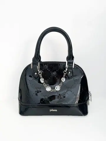 pium 비쥬 장식 모노그램 에나멜 미니 백 블랙