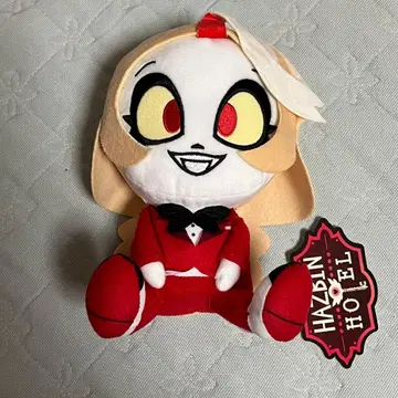 해즈빈 호텔에 오신 것을 환영합니다 앉은 봉제 인형 찰리