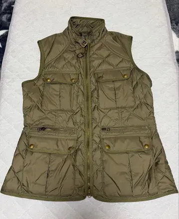 새상품급 폴로 랄프로렌 승마 다운 베스트 카키 하이넥 XL 사이즈