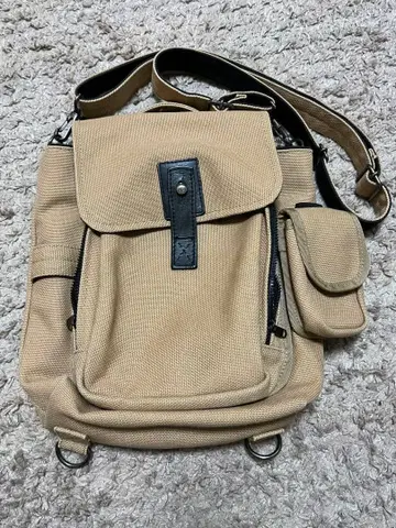 VAN nuys 반나이즈 백