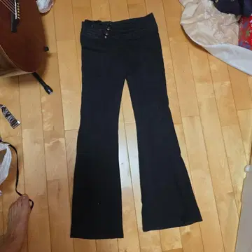 블랙 부츠컷 데님