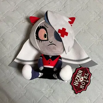 해즈빈 호텔에 오신 것을 환영합니다 앉은 봉제 인형 바기