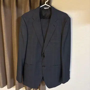 새상품급 renoma 네이비 계열 체크 무늬 수트