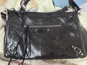 블랙 숄더백 합성 피혁