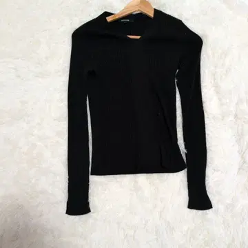 UNTITLED 니트 스웨터