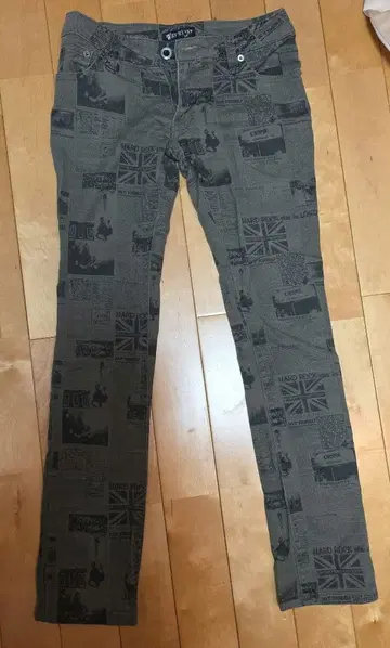 Wavetist 유니언 잭 프린트 팬츠