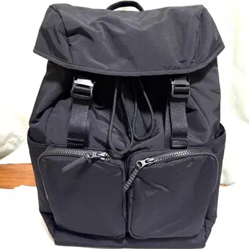 [ UNIQLO 유니클로 ] 멀티 포켓 백팩 블랙