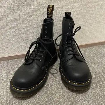 Dr.Martens 1460 8홀 부츠