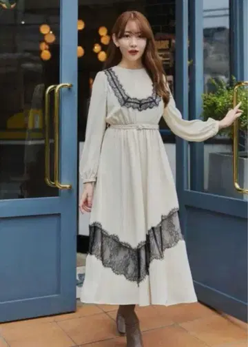 herlipto Rosaline Lace Trimmed Dress S