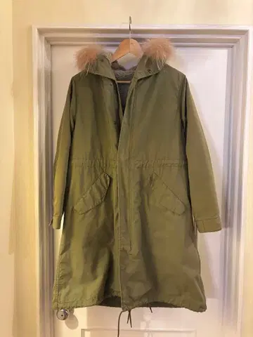 저널 스탠다드 퍼 달린 모즈 코트