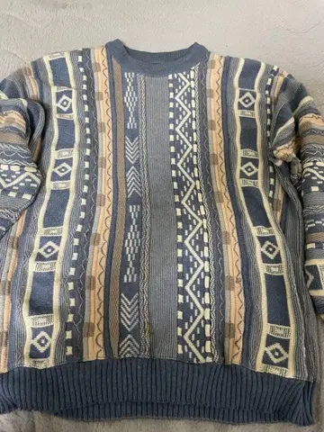 기하학 패턴 니트 스웨터 파랑과 베이지