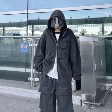 xu dog / pocket cargosip hoodie