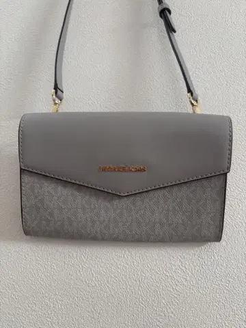 [ MICHAEL KORS ] MK 로고 숄더백