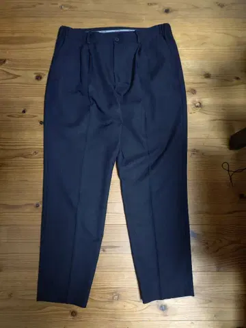 public tokyo GR 트윌 에버 크리즈 테이퍼드 슬랙스 블랙