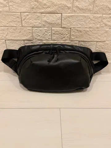 ZERO HALLIBURTON 바디백 블랙