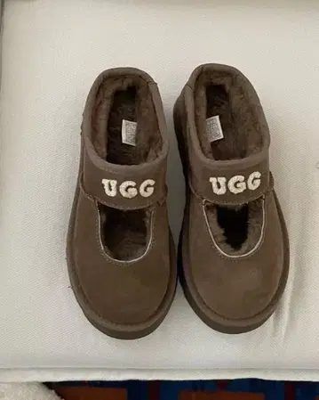 브라운 슬립온 슈즈 23cm