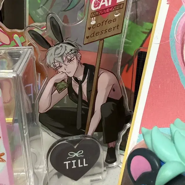 에이스테 틸 토끼 아크릴 스탠드