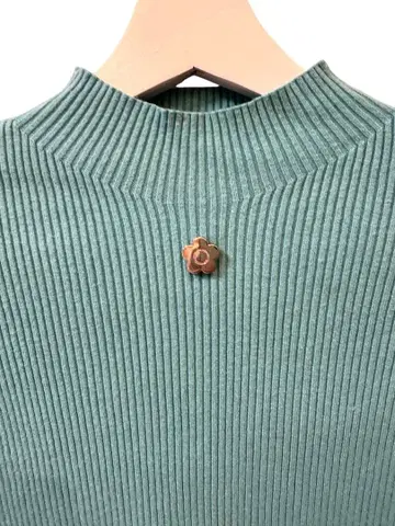 LILY BROWN x MARY QUANT 하이넥 니트 터콰이즈