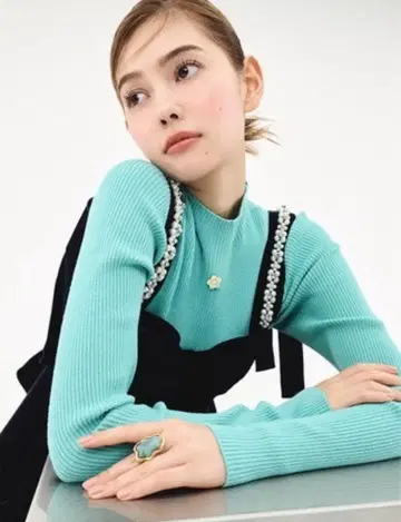 LILY BROWN x MARY QUANT 하이넥 니트 터콰이즈