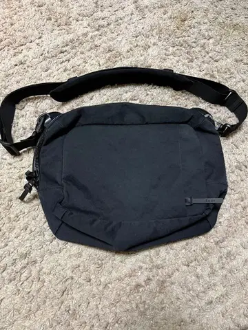 ROOT URBAN CROSS BODY 네이비