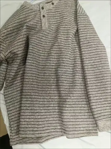 스트라이프 패턴 헨리넥 긴팔 상의