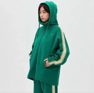 [ 완판템 ] GU beautiful people 콜라보 저지 셋업