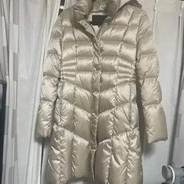 UNTITLED 베이지 후드 부착 다운 코트