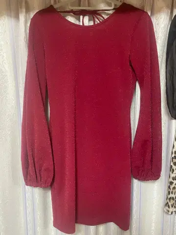 레드 무릎 기장 원피스 구제 의류