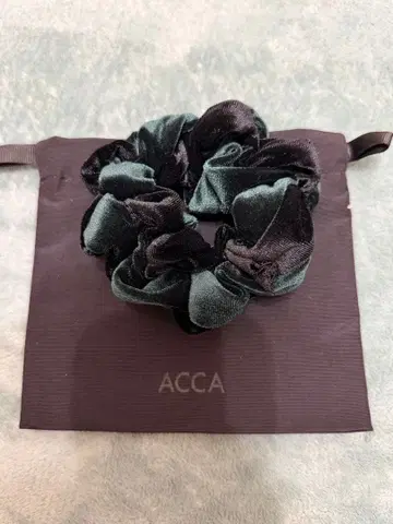 신상! ACCA 벨벳 루프 스크런치 블랙