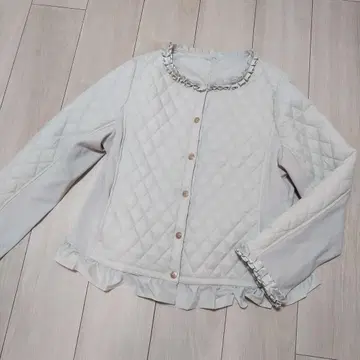 앤드러브 퀼팅 자켓 프릴 포함