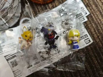 진 여신전생 메지루시 액세서리 캡슐 토이 3개 세트