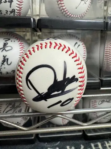 도쿄 야쿠르트 스왈로스 모리오카 료스케 10 투척 친필 사인볼