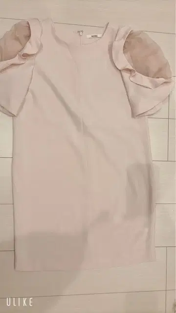 핑크 타이트핏 쉬폰 소매 상의