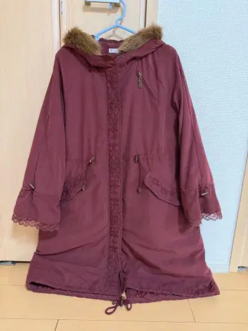 엑시즈팜 후드 부착 코트 빨간색