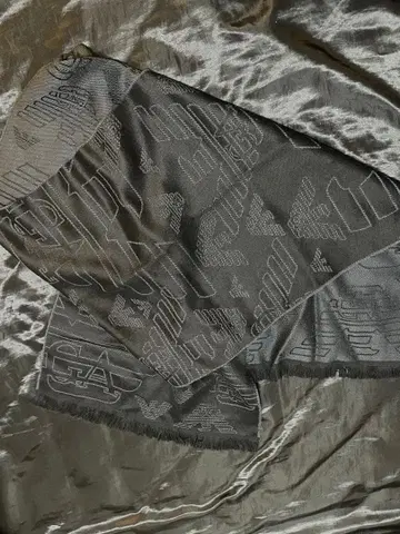 EMPORIO ARMANI 블랙 스톨 F