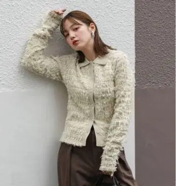 KBF 트위드 프린지 니트 베이지