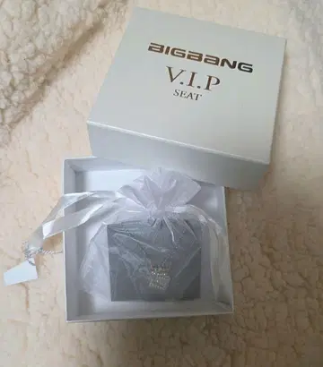 BIGBANG VIP 시트 혜택 목걸이 스와로브스키