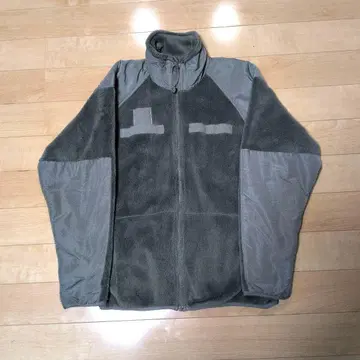 [ 미군 실물 ] ECWCS GEN3 LEVEL3 폴라테크 M-R