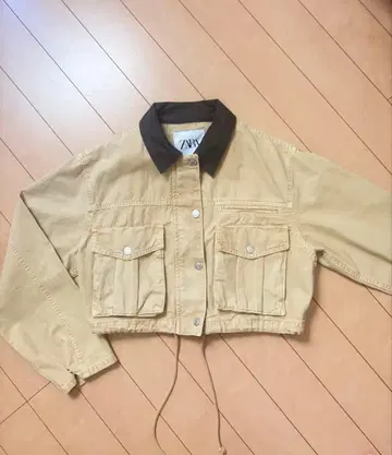 [택 포함 새상품] ZARA 카라 부착 크롭 자켓