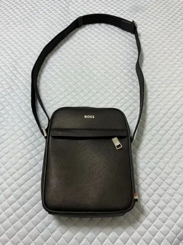 BOSS 블랙 숄더백
