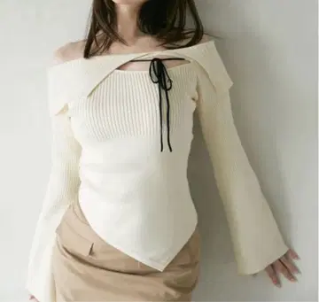 andmary Amari 리본 탑 아이보리