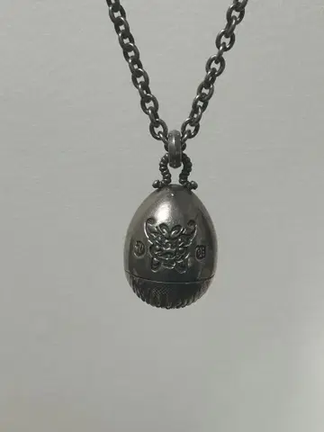 실버 계란형 펜던트 목걸이 Uzu Emperor